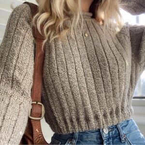 ** SOLD ** Brown & Beige Speckled Vintage Cropped Mock Neck Sweater 🐻🐻🐻